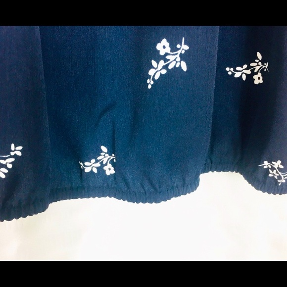 Ann Taylor Loft Halter Blouse Navy with White Floral Design Size S - Picture 5 of 5